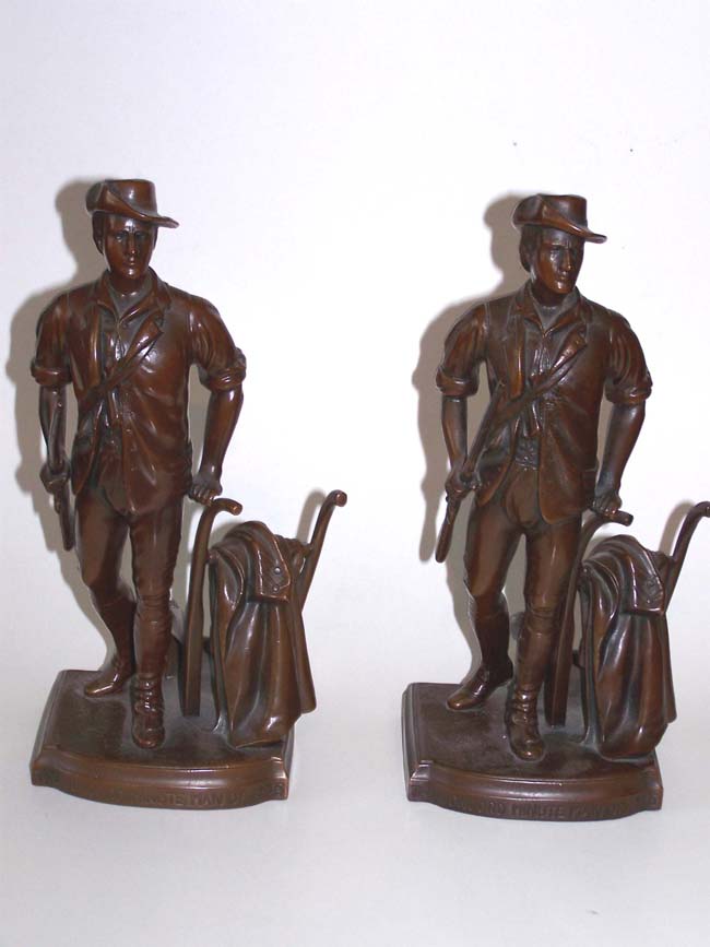 A Fine and Rare Pair of Antique Bookends circa 1930 depicting "The Minutemen of Concord 1775 — image 4